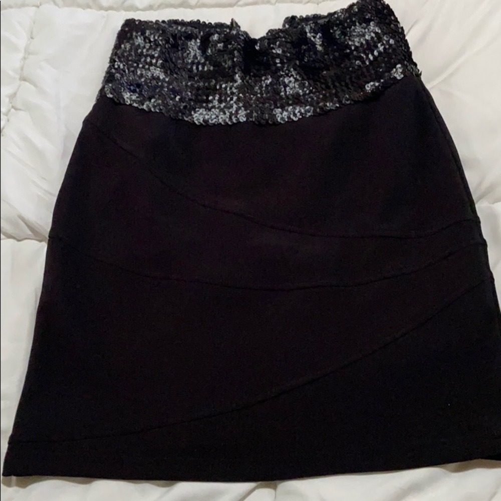 Black pencil skirt